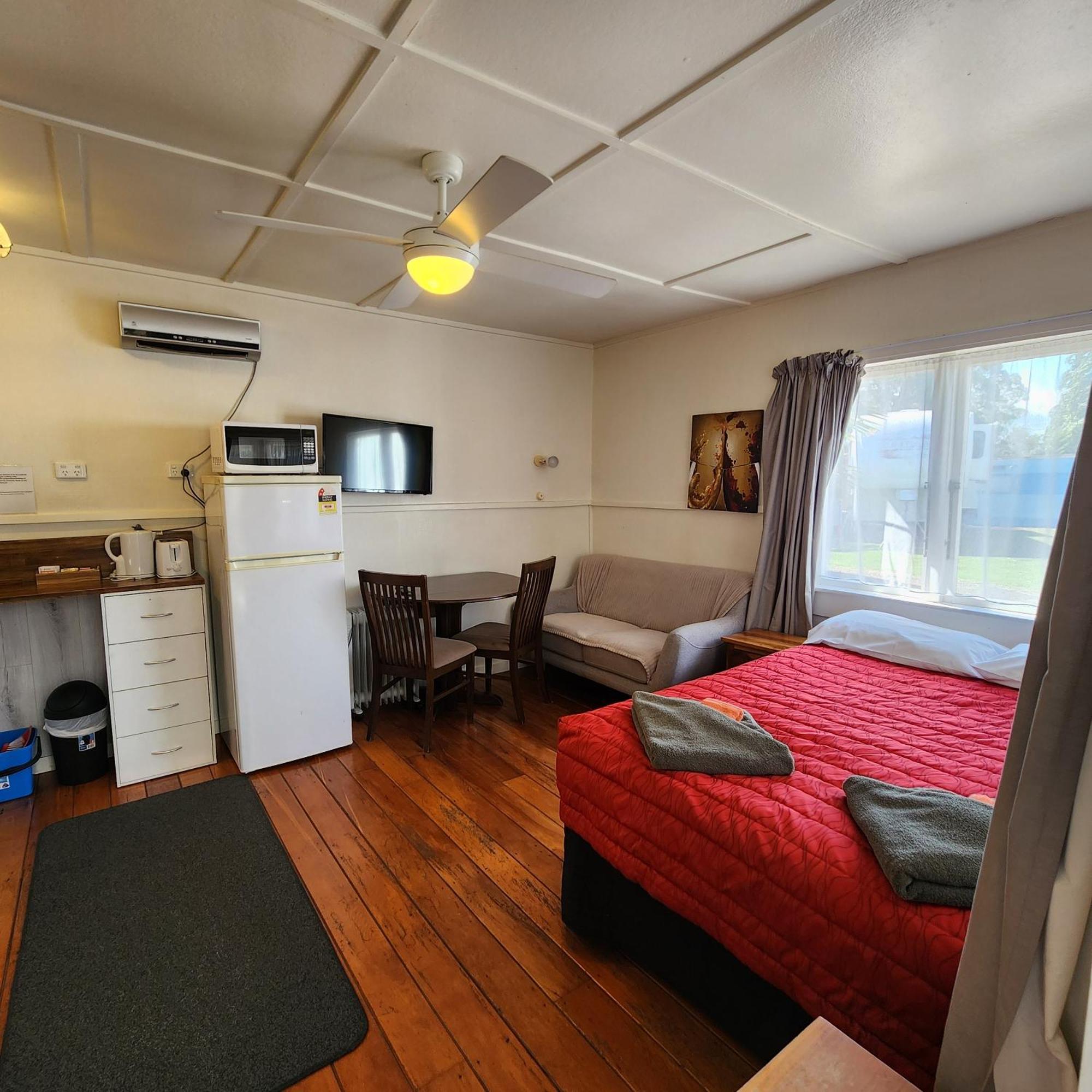 Westshore Holiday Park Napier Exterior photo