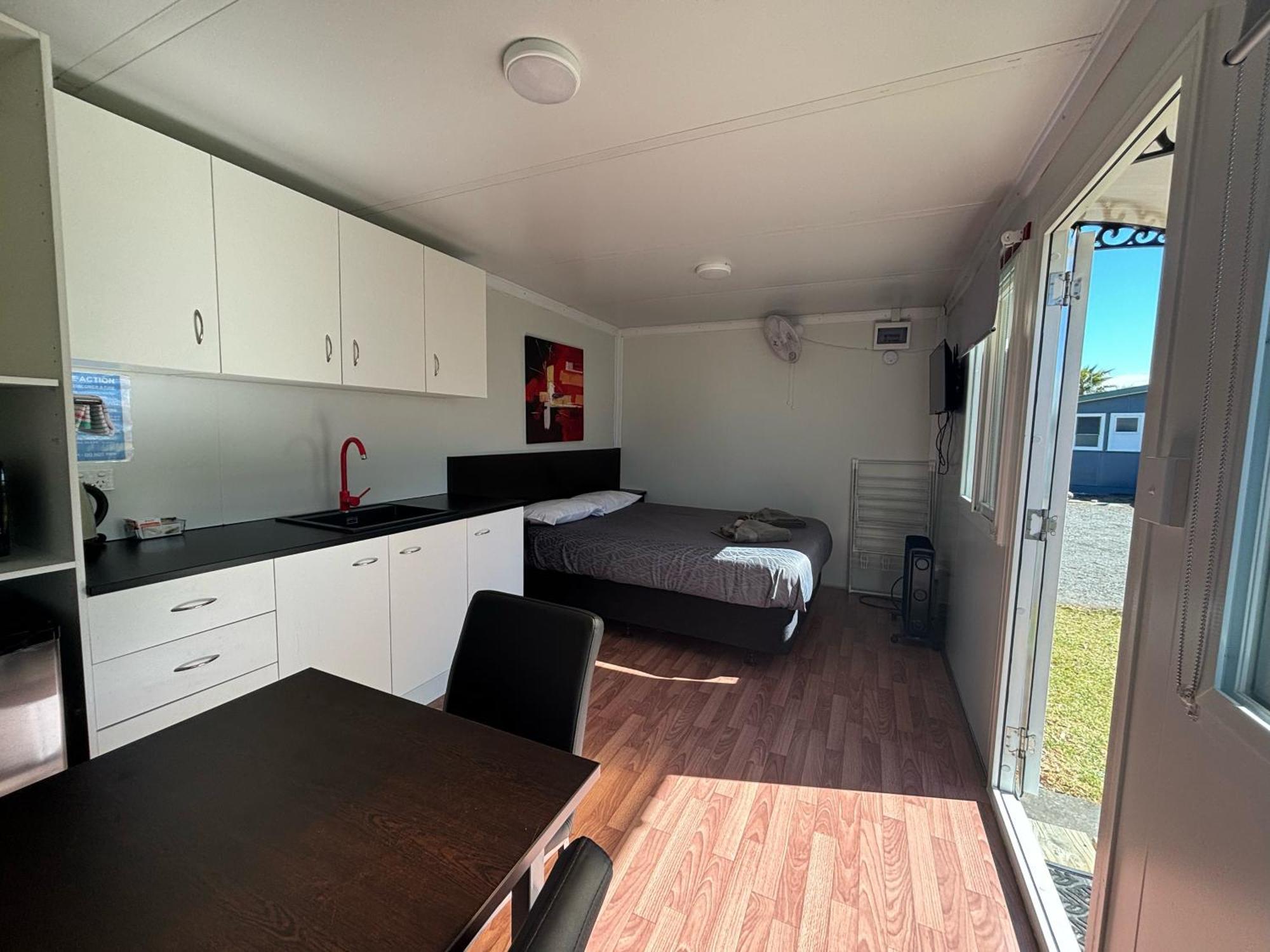 Westshore Holiday Park Napier Exterior photo