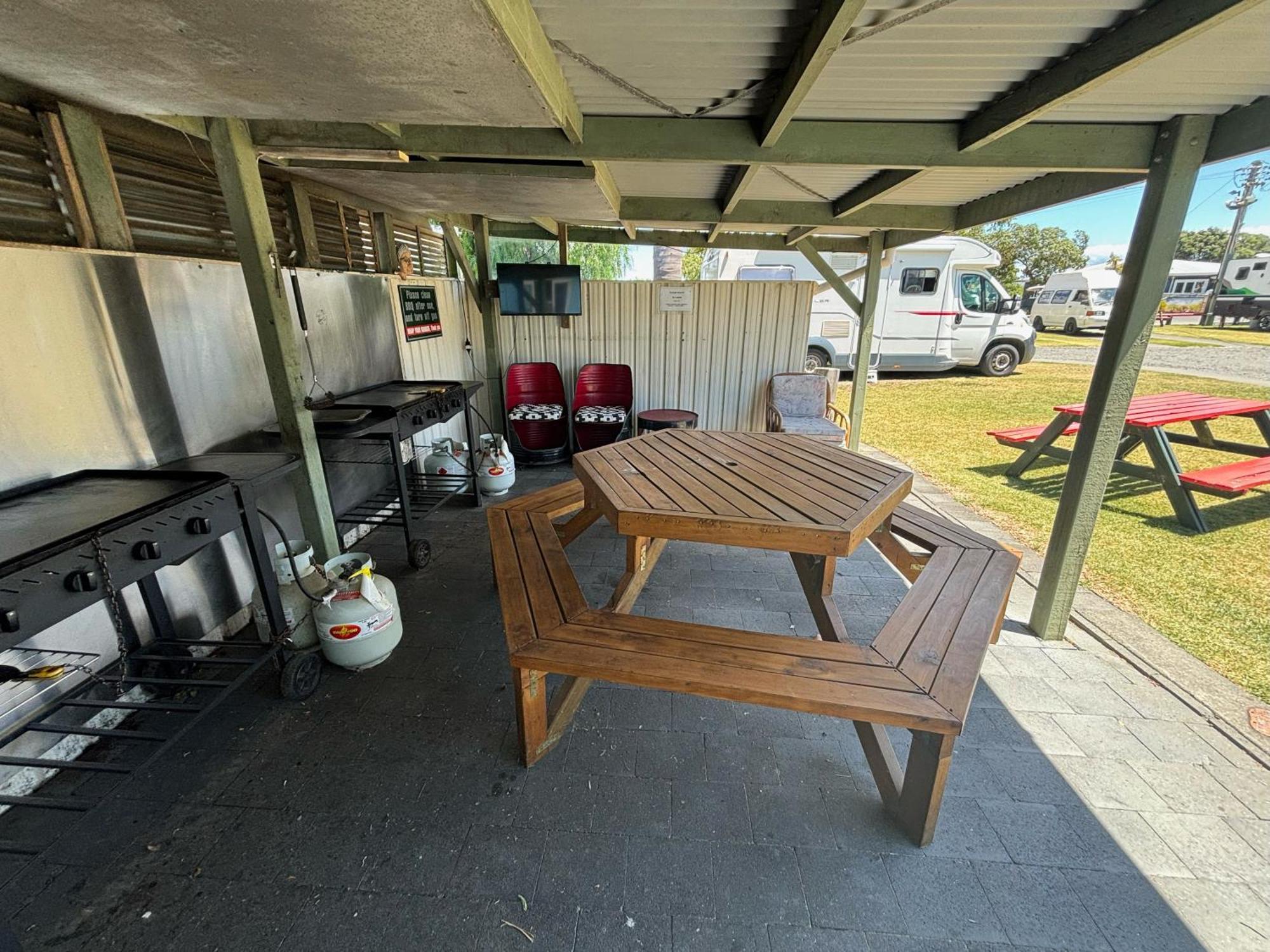 Westshore Holiday Park Napier Exterior photo